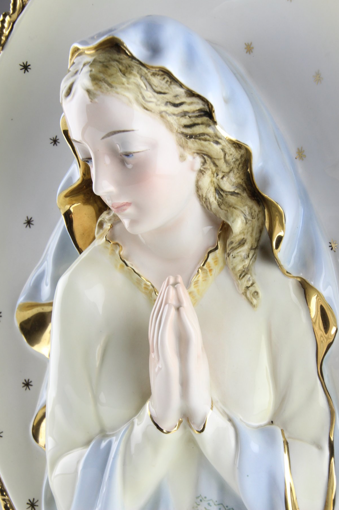 Madona Orante – Vierge murale en porcelaine