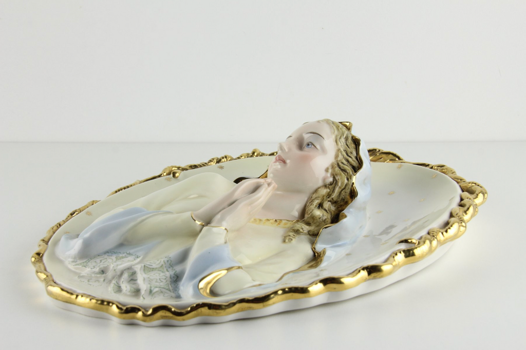Madona Orante – Vierge murale en porcelaine