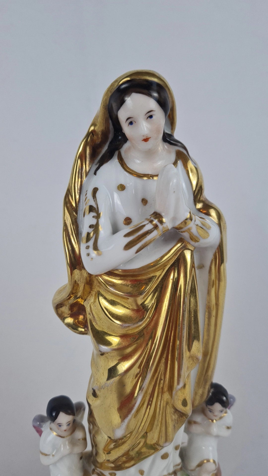 Vierge en Ascension – Porcelaine polychrome et dorée