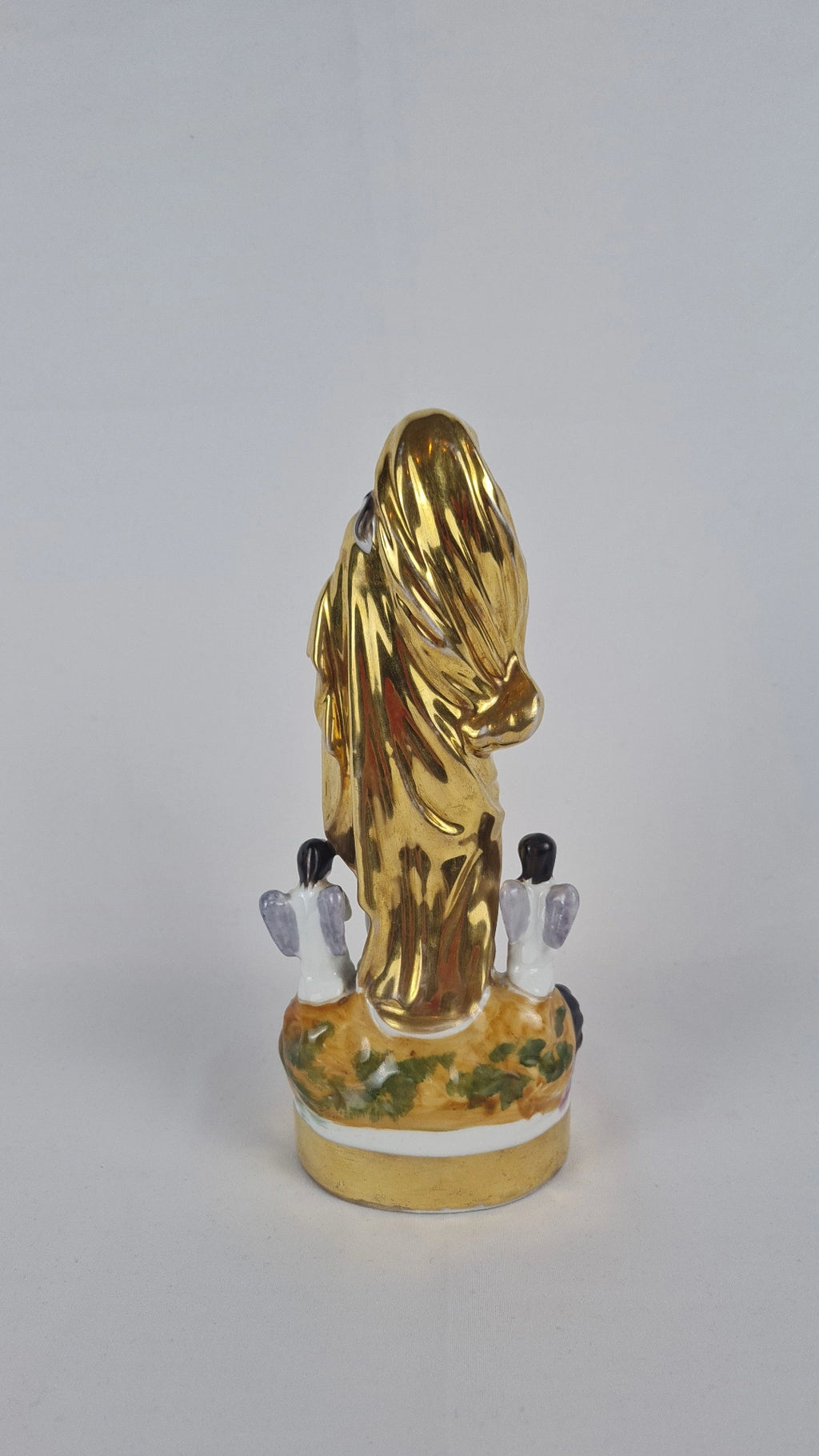 Vierge en Ascension – Porcelaine polychrome et dorée