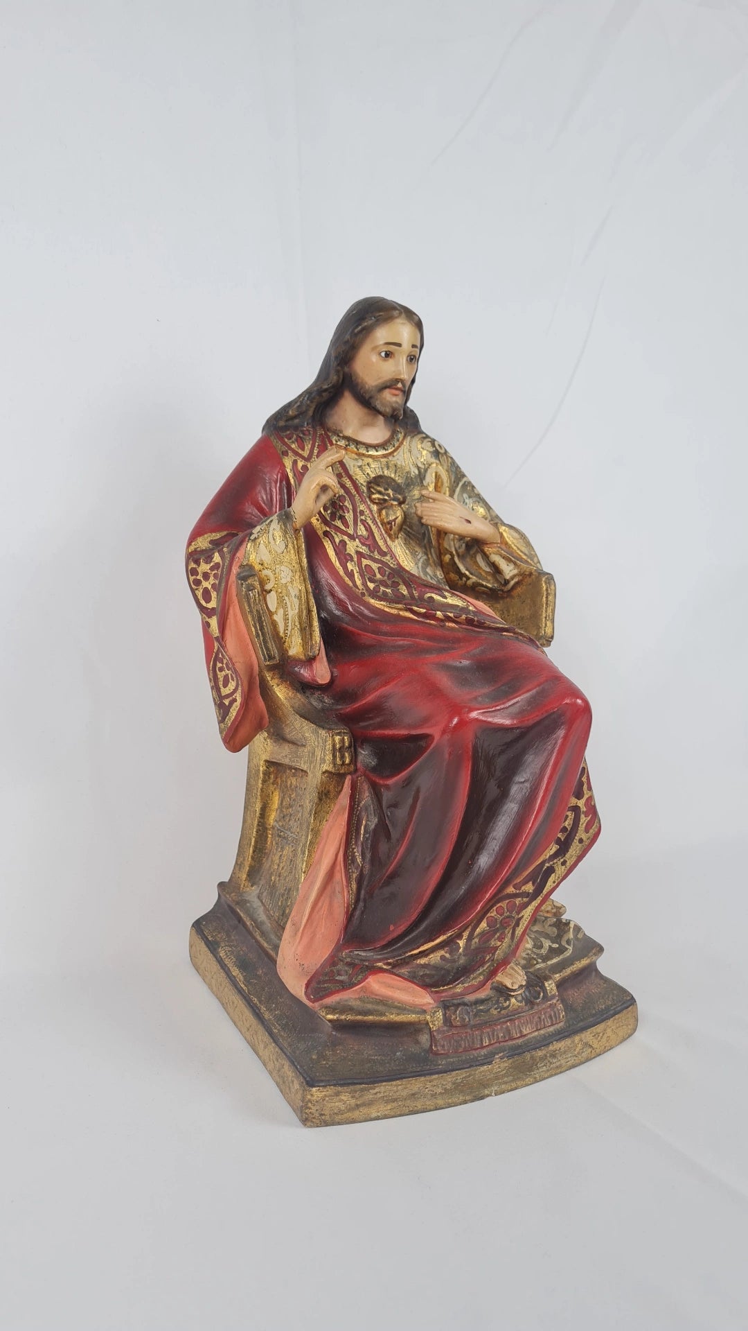 Statue du Christ en Majesté au Sacré-Cœur